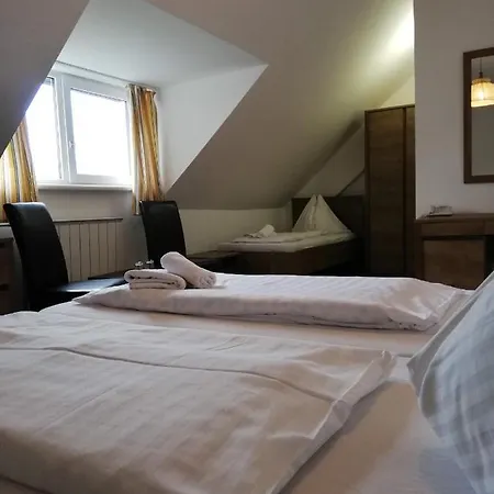 Hotel Familia 3*