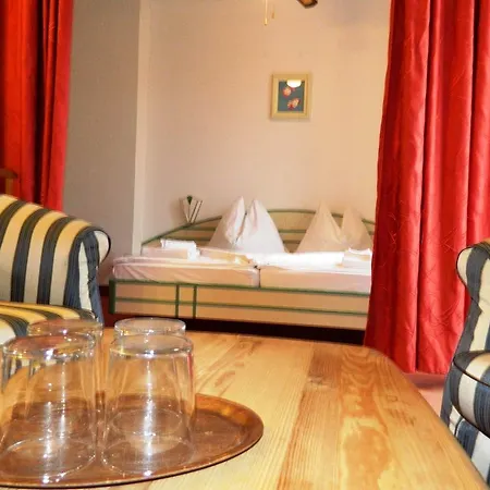 Hotell Familia Zamárdi