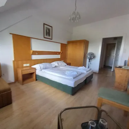 Familia Hotel