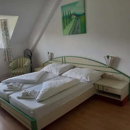 Familia Ξενοδοχείο 3*